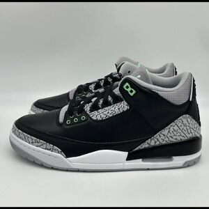 Jordan Athletic Shoes Black and Gray